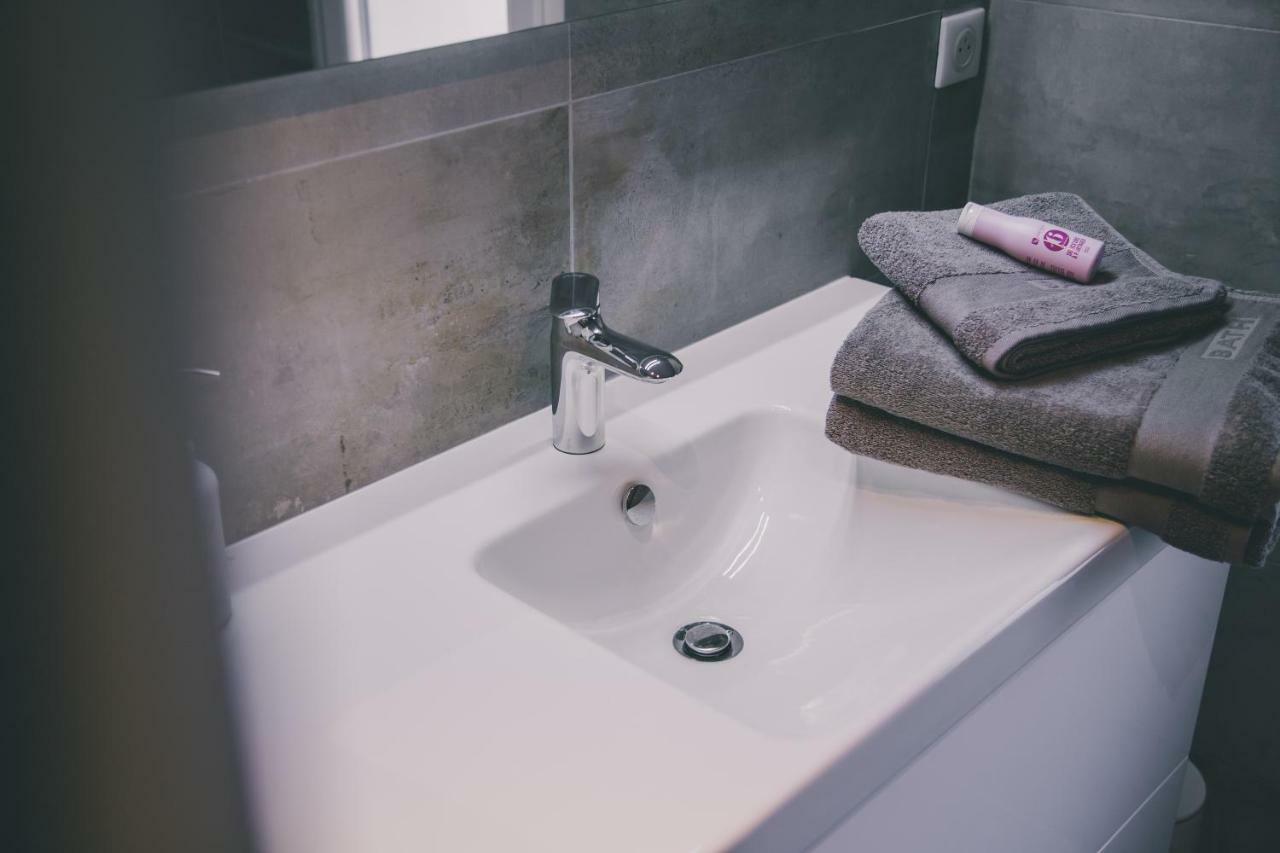 Le Mazet Des Chutes Villa Graveson Ngoại thất bức ảnh